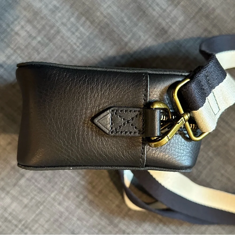 Madewell Transport Camera Bag - Picture 5 of 16